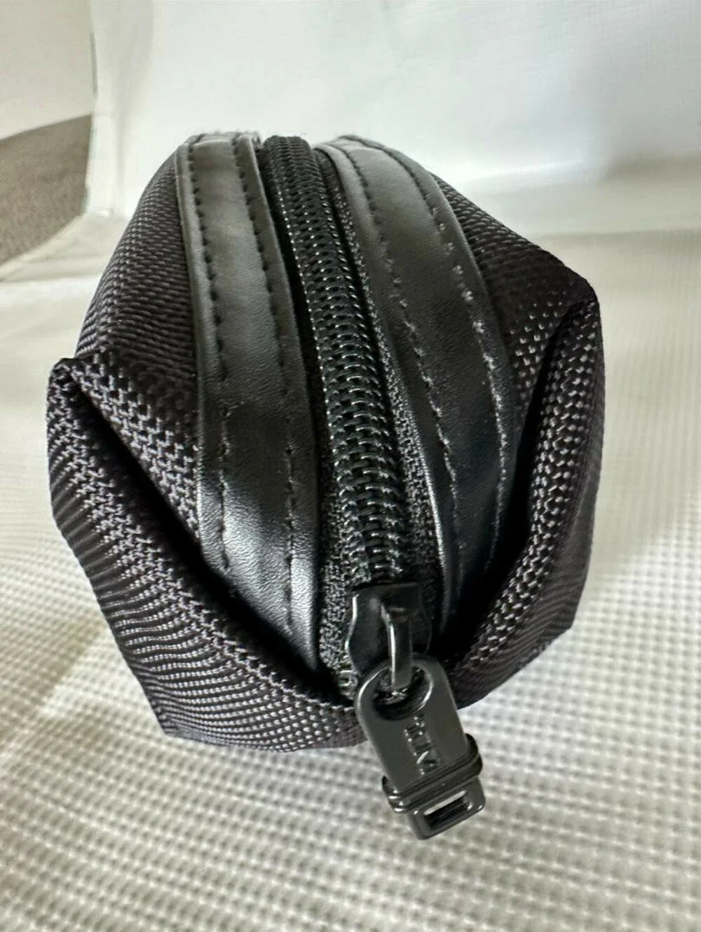 Delta Airlines Tumi Amenity Kit - Black Nylon Dopp-style Case